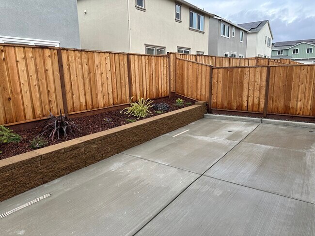 Building Photo - American Canyon