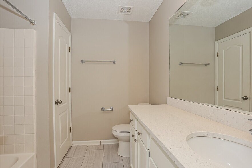 Building Photo - 12248 Pebble Point Dr W