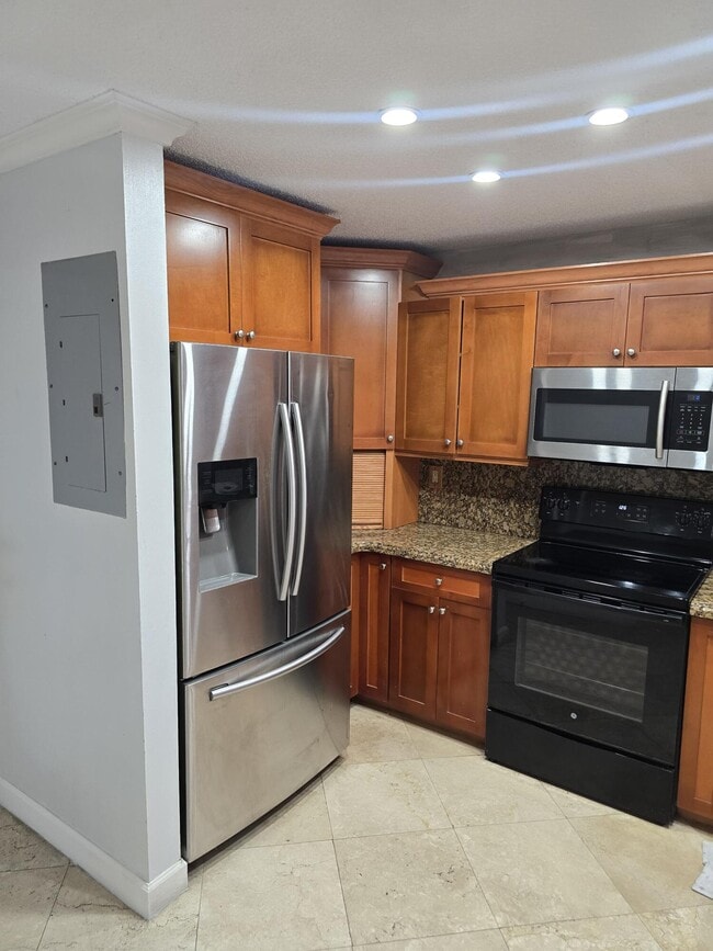 Building Photo - 18110 SW 139th Ct