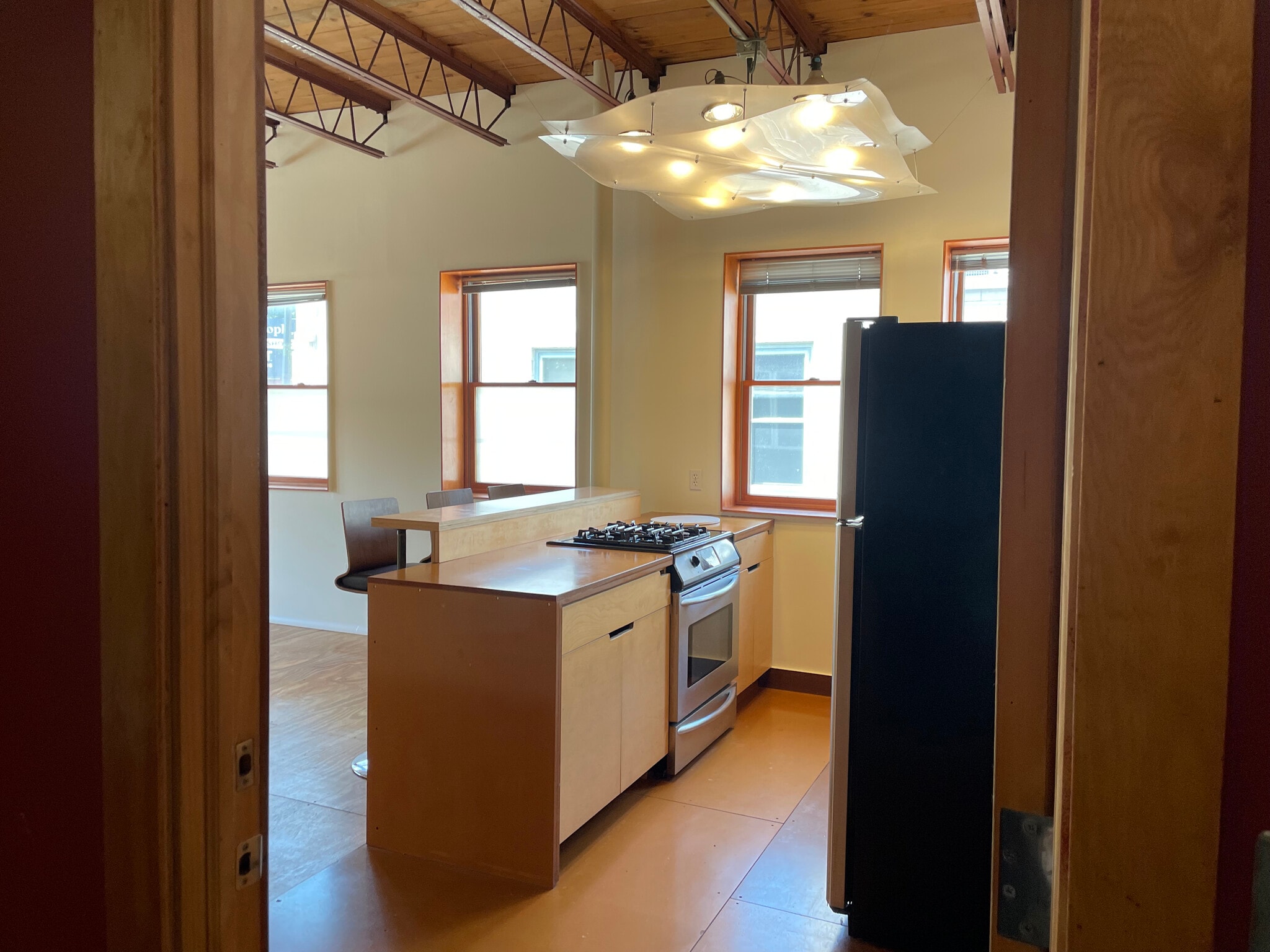 Entryway - 918 N Main St