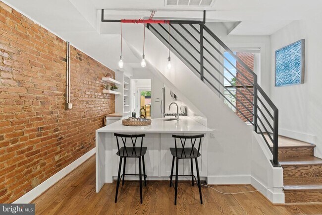 Building Photo - 1029 Euclid St NW
