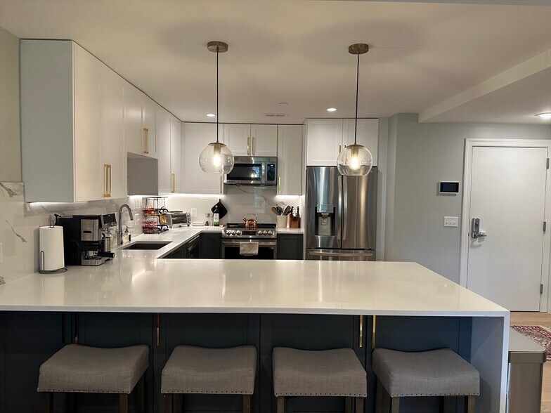 Building Photo - 56 Winship St