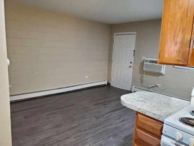 Building Photo - Garfield713 (MK-KS)