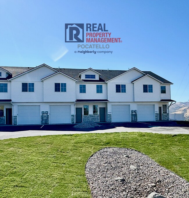 Building Photo - Brand New 3 Bedroom 2.5 Bath Townhome - Small dog allowed