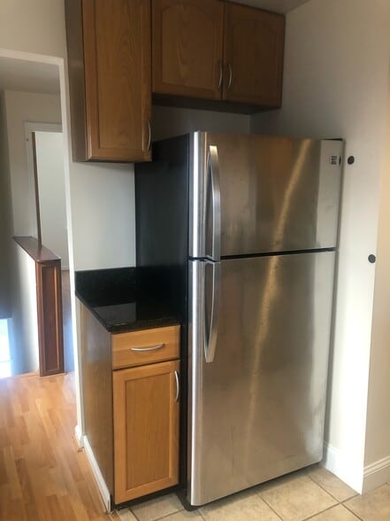 Kitchen - 32 W Montgomery St