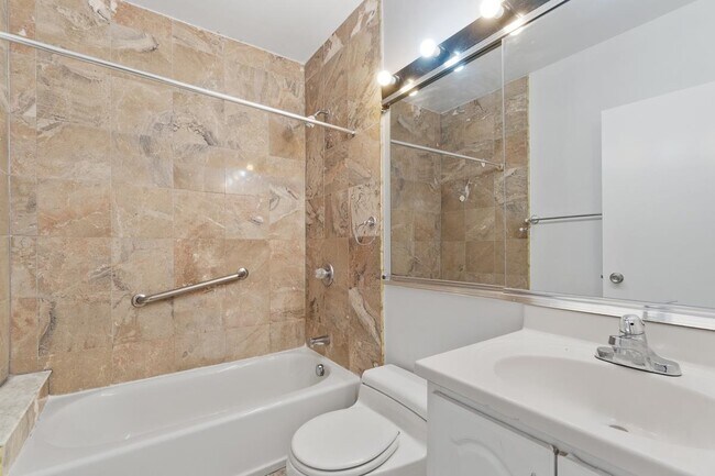 Building Photo - 45 River Dr S