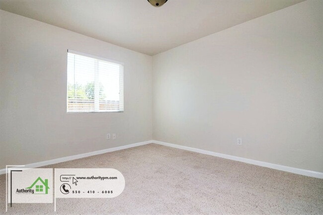 Building Photo - 3657 Santa Rosa Way