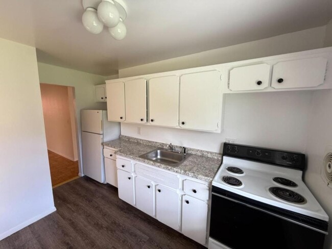 Building Photo - 37 Rome Ave