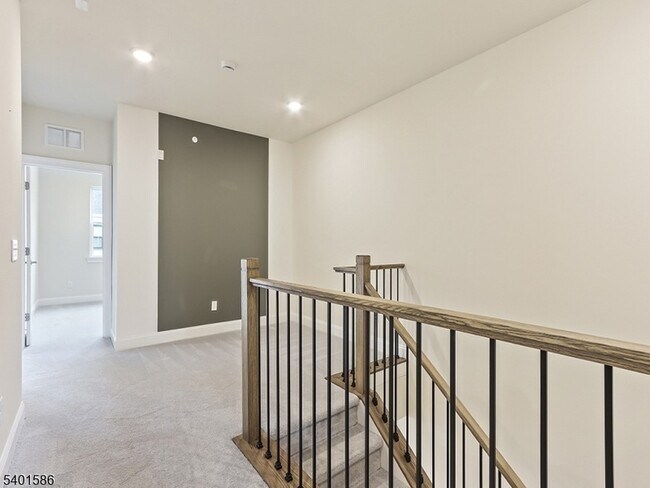 Building Photo - 715 Parker Blvd