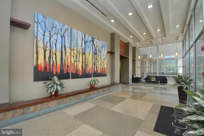 Building Photo - 4600 S Four Mile Run Dr