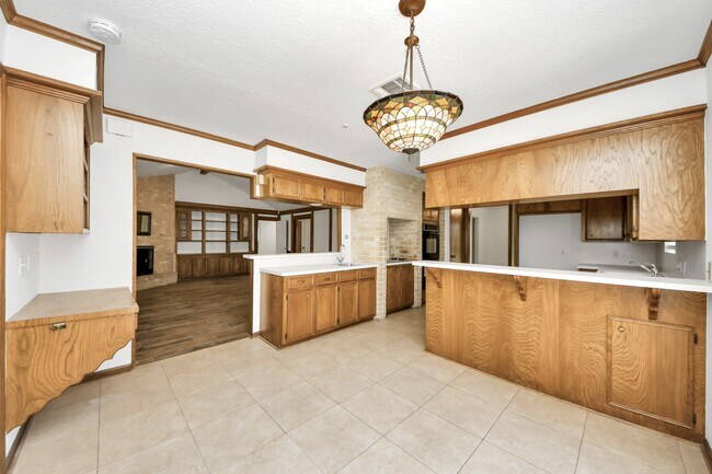 Building Photo - 8006 Oakington Dr