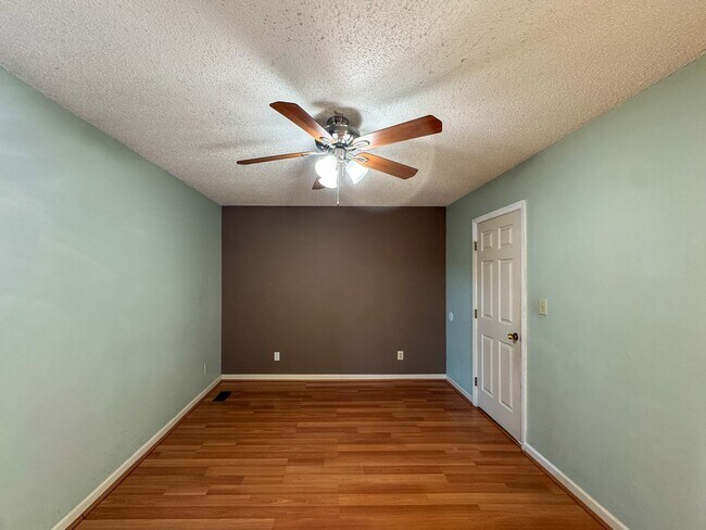 Building Photo - Charming 3 Bed 2 Bath Home in Jack Britt