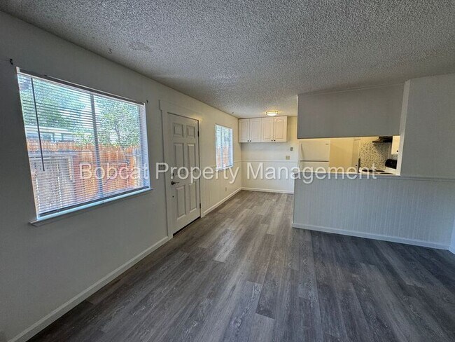 Building Photo - 1501 N Edmonds Dr