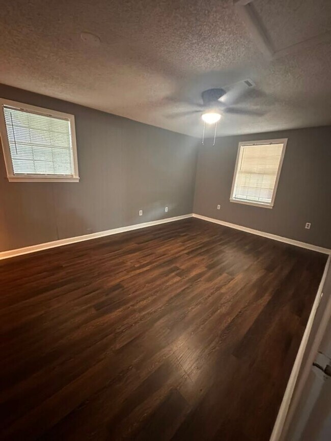 Building Photo - 821 Desota Pl