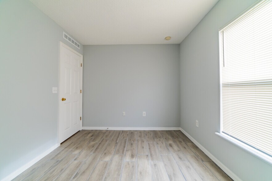Building Photo - 5396 Berrien Ave