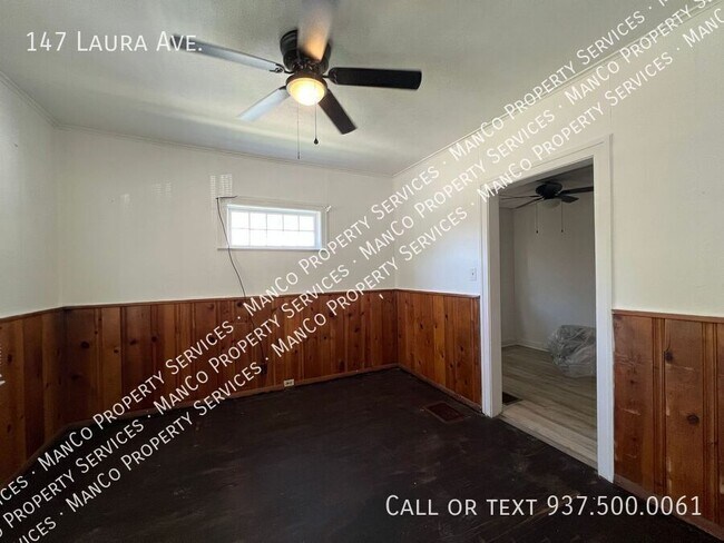 Building Photo - 147 Laura Ave