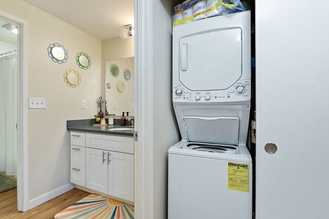 Interior Photo - Huge 2 bedroom units on Queen Anne across ...