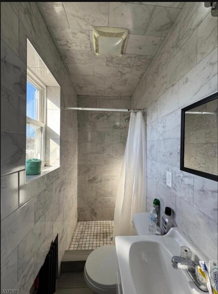 Building Photo - 97 Market St