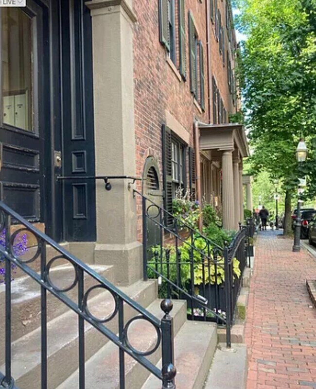 Building Photo - 24 Mt Vernon St