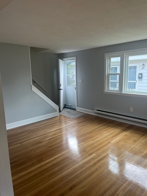 Building Photo - 10 Starbird Ave