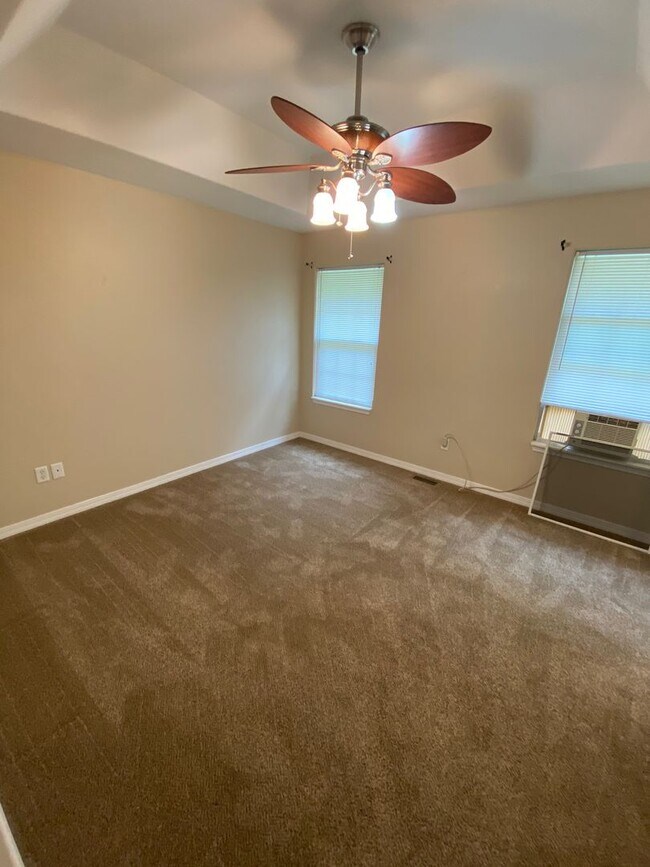 Building Photo - Spacious 4-Bedroom Home Just Minutes from Ft. Leonard Wood