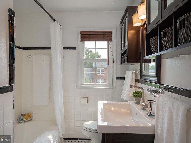 Building Photo - 6726 W Wakefield Dr