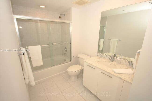 Building Photo - 950 Brickell Bay Dr