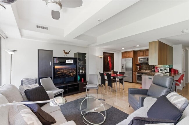 Building Photo - 7137 E Rancho Vista Dr