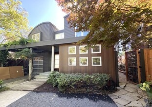 Building Photo - Modern Home availalble for lease in Menlo ...