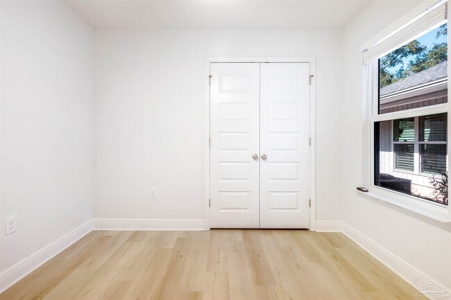 Building Photo - 8702 Doris Ave