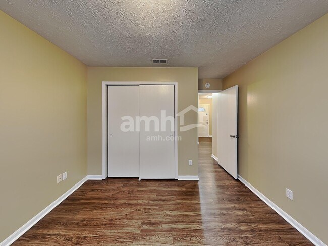 Building Photo - 2040 Theodore Dr