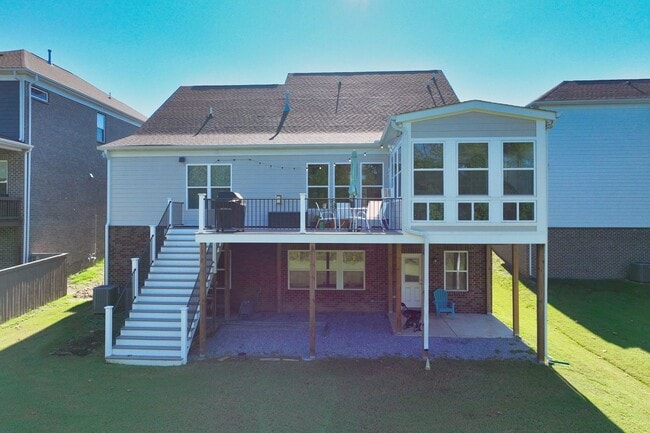 Building Photo - **EXECUTIVE HOME IN WILLIAMSON COUNTY WITH RARE WALK-OUT BASEMENT AND TONS OF STORAGE**