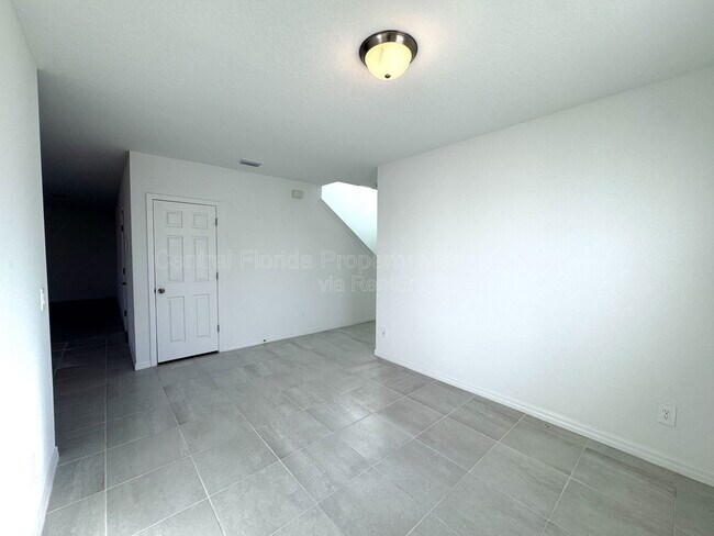 Building Photo - 2958 Sunstar Dr