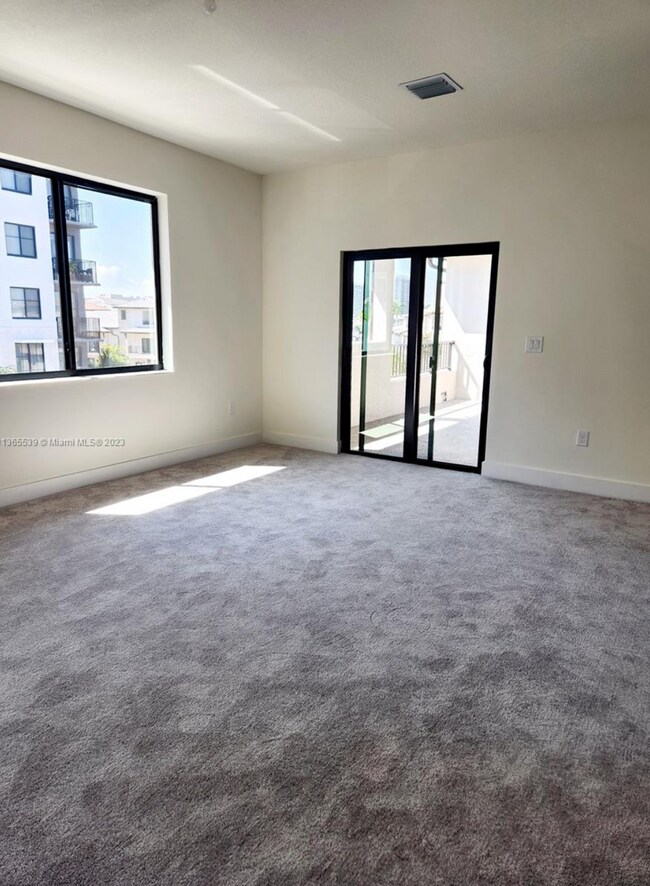 Building Photo - 4293 NW 83rd Path