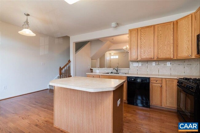Building Photo - 2138 Lockwood Dr