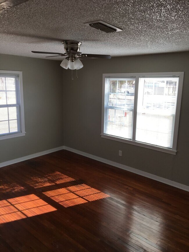 Building Photo - 4712 32nd Street
