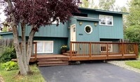 Building Photo - 3 Bedroom Home in South Anchorage!