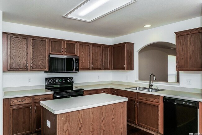 Building Photo - 539 Willow Grove Dr