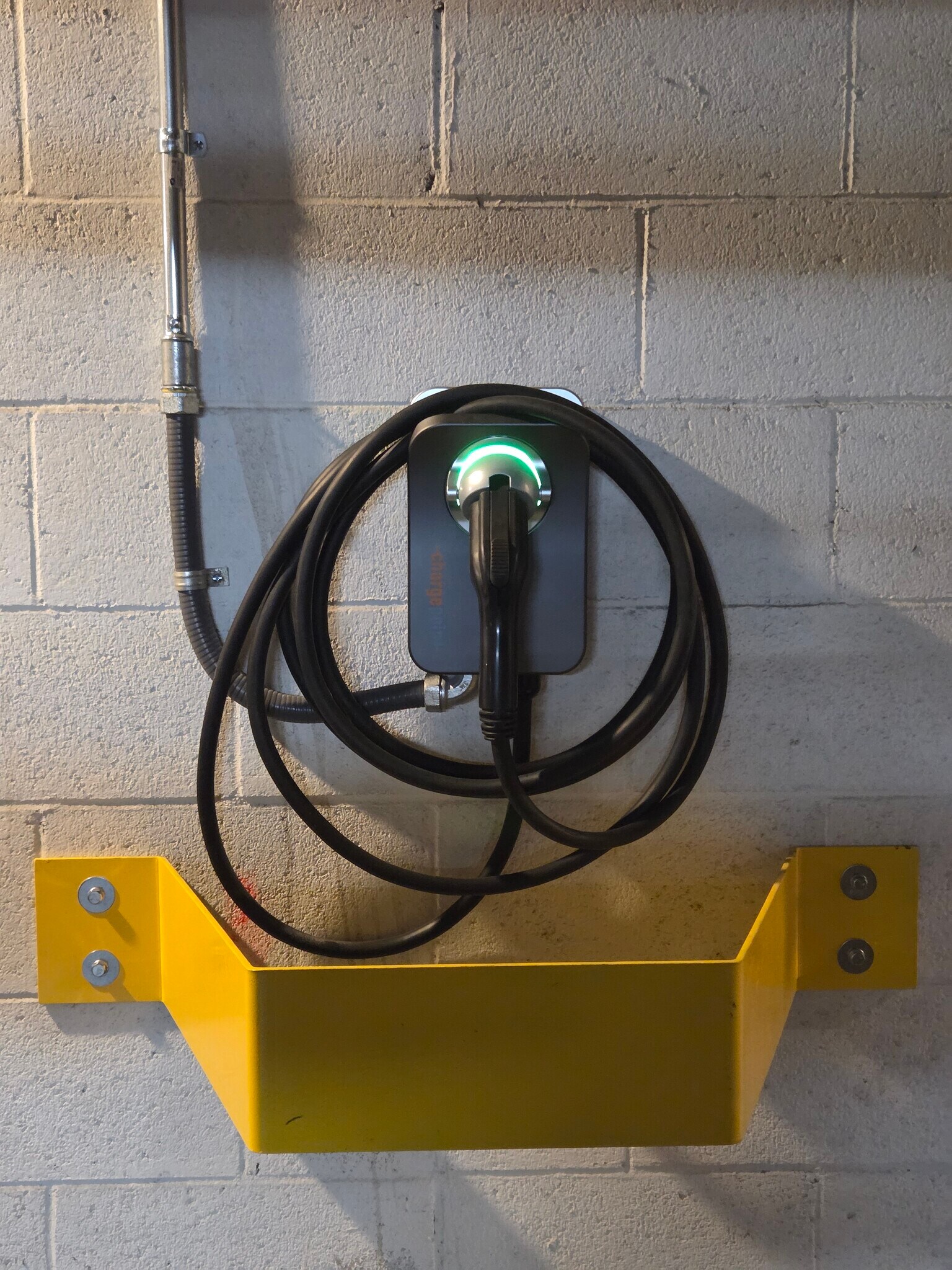 Building Photo - 1344 N Martel Ave