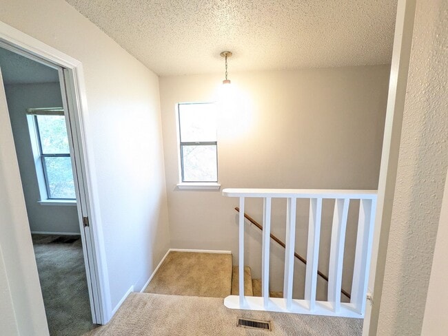 Building Photo - 330 W Byrd Blvd