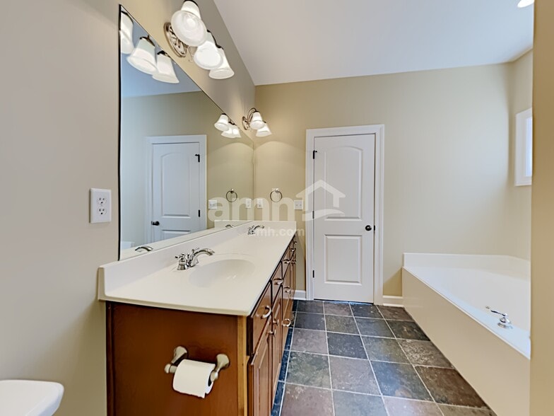 Building Photo - 2927 Keeley Cv