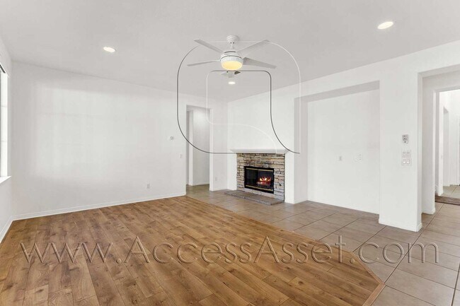 Building Photo - Huge 5 Bed/ 3.5 Bath Home In Desirable Gated Rancho Madera community In Temecula!