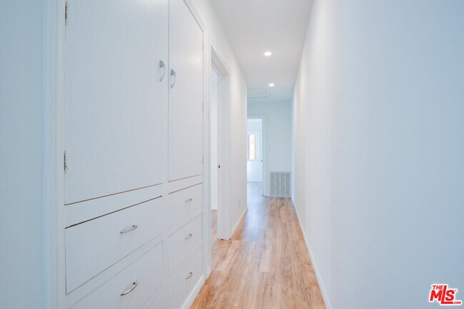 Building Photo - 4053 Verdugo Rd
