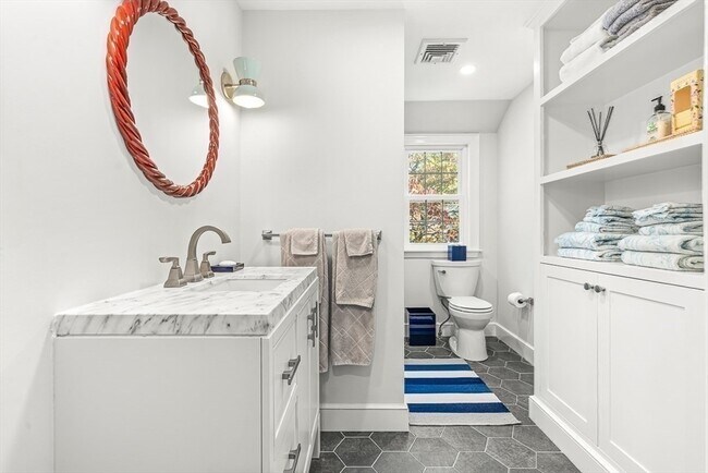 Building Photo - 2 Phillips Pond Rd