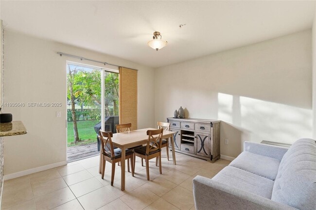 Building Photo - 165 Emerald Creek Terrace