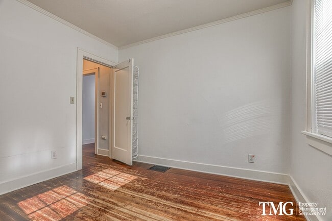 Building Photo - Updated 1928 Tutor w/ Original Touches and Large Fully Fenced Back Yard