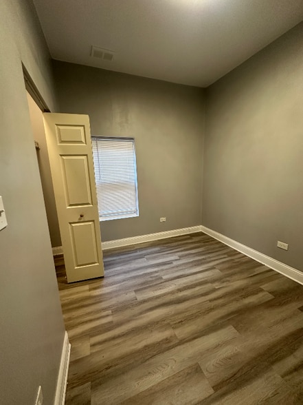 Building Photo - 7627 S Lowe Ave