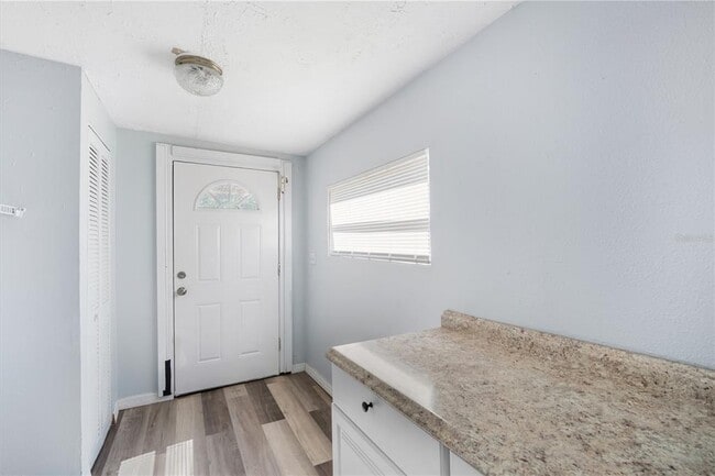 Building Photo - 2000 43rd St S