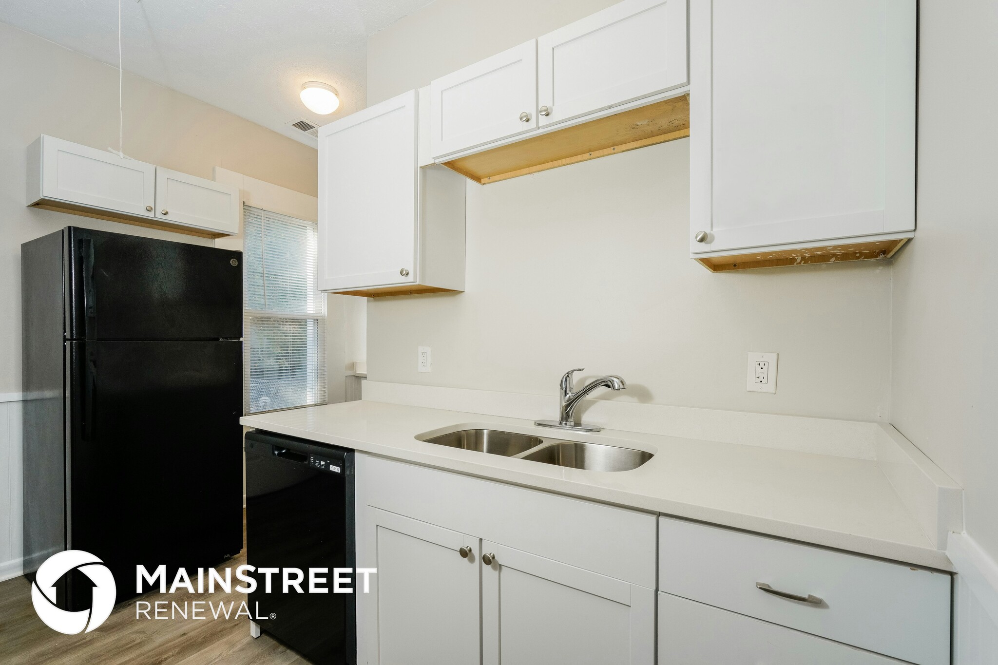 Building Photo - 664 S 27th St