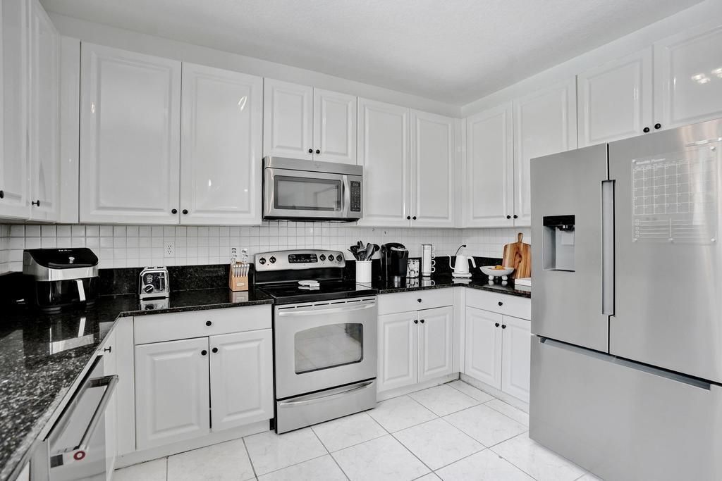 Building Photo - 16405 Diamond Head Dr